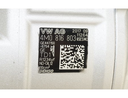 AUDI A4 B9 A5 A6 C7 A7 A8 Q5 Q7 4M0816803 447150-6754 KOMPRESOR